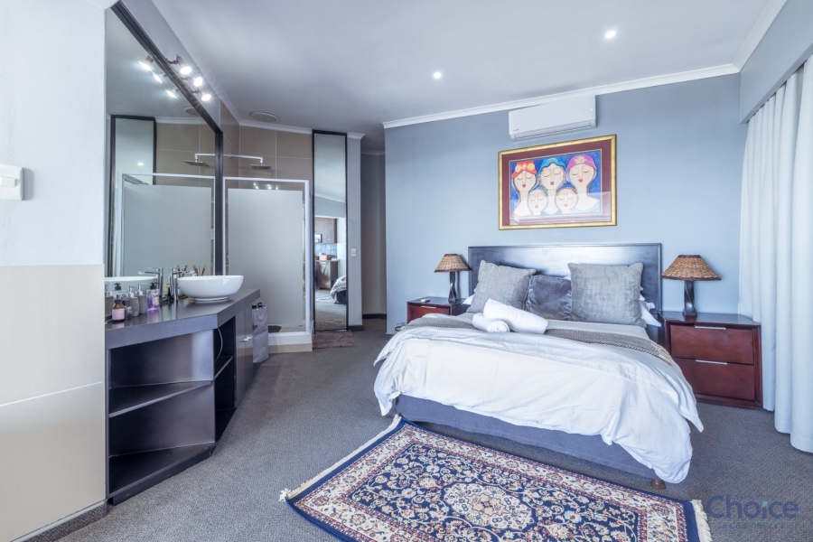 5 Bedroom Property for Sale in Jeffreys Bay Central Eastern Cape